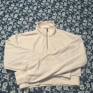 Aritzia sweater-pants ➕TNA boyfriend fleece, while setting for sale